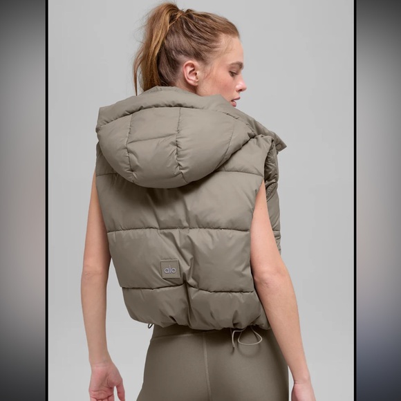 ALO Gold Rush Puffer Vest NWT - Picture 2 of 6